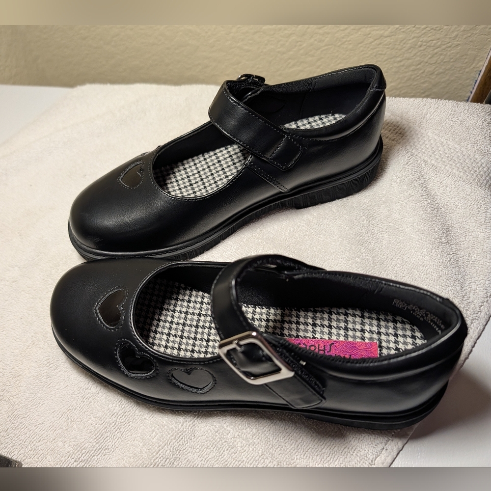 black rachel shoes | mary jane dress shoes + heart cutouts